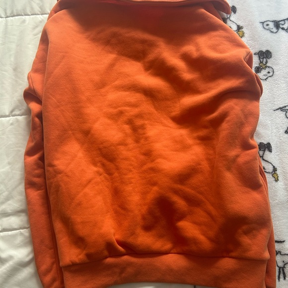 Easel Orange Crewneck - Picture 2 of 3